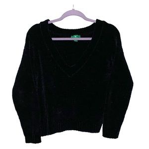 Cozy and soft v-neck sweater!